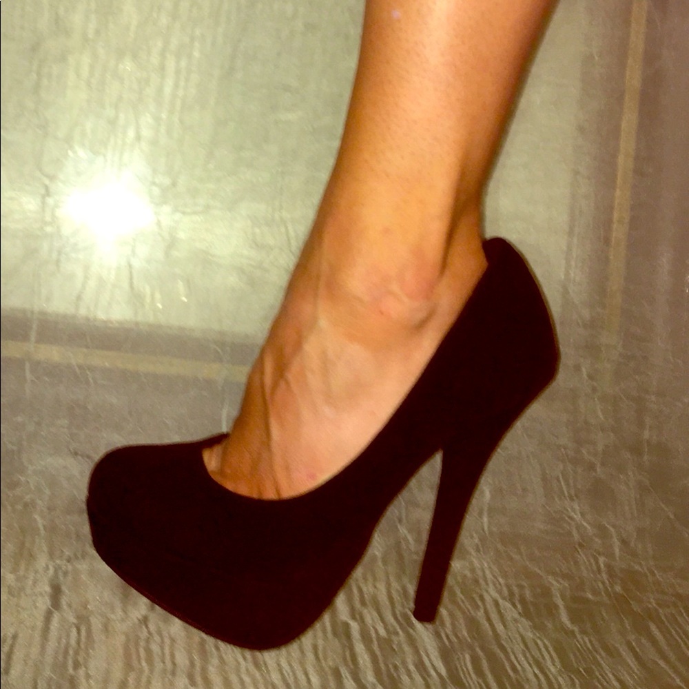 Black faux velvet high heels size 5.5